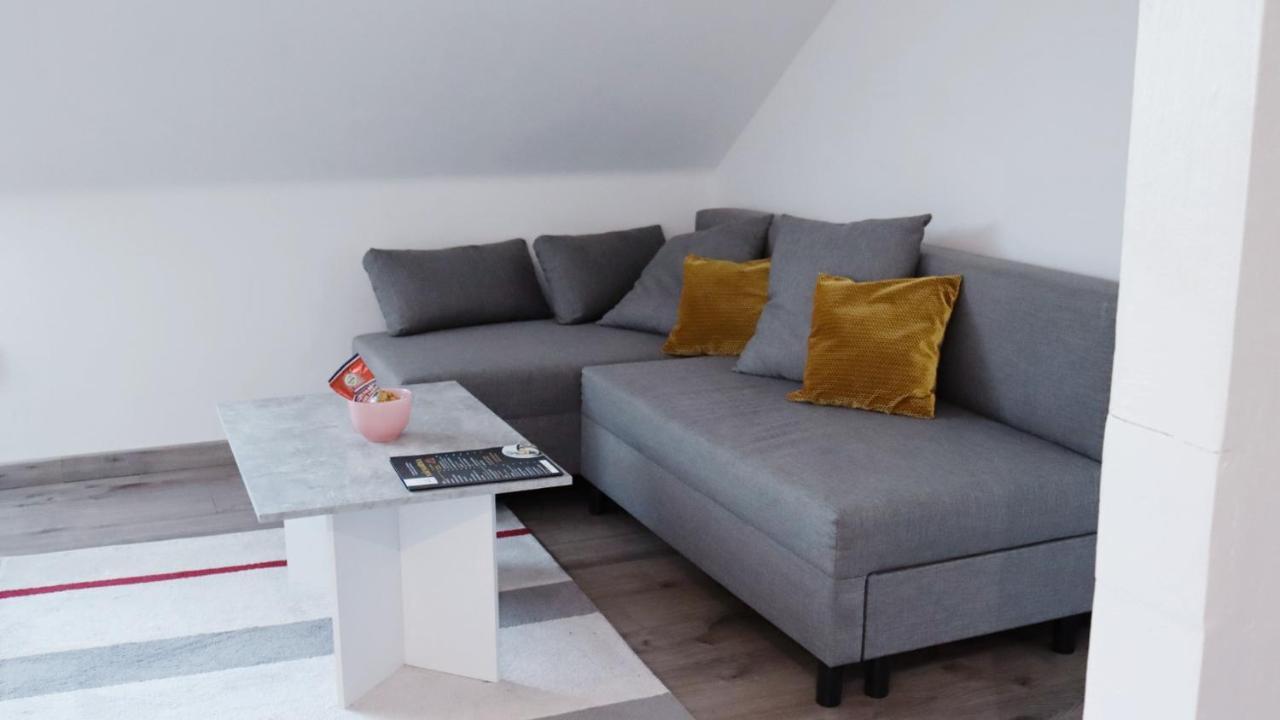 Apartman - Cafe Princ Pod Hradem Wifi, Klima Sternberk Exterior photo